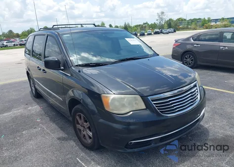 2011 Chrysler Town & Country Touring from USA, damaged, VIN 2A4RR5DG1BR625253